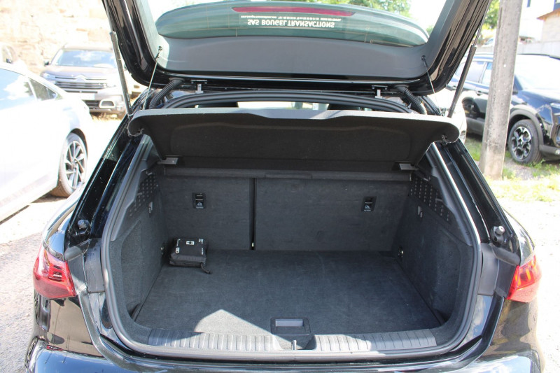 Photo 6 de l'offre de AUDI A3 SPORTBACK TFSI 150 CV S-LINE HYBRIDE GPS 3D CAMÃRA JA 18 I-COKPIT FULL LED BOITE S-TRONIC à 32500€ chez Bougel transactions