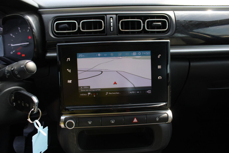 Photo 10 de l'offre de CITROEN C3 III 1L5 BLUEHDI 100 CV SHINE BICOLOR CAMÃRA 180 GPS USB BLUETOOTH ABS RÃGULATEUR ESP à 10990€ chez Bougel transactions