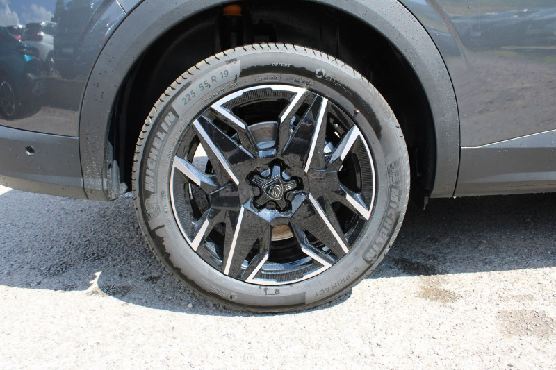 Photo 7 de l'offre de PEUGEOT 5008 PHASE 5 ALLURE 145 CV HYBRIDE GPS 3D CAMÃRA USB JA 19 I-COKPIT FULL LED BOITE AUTO DSC-6 à 34990€ chez Bougel transactions