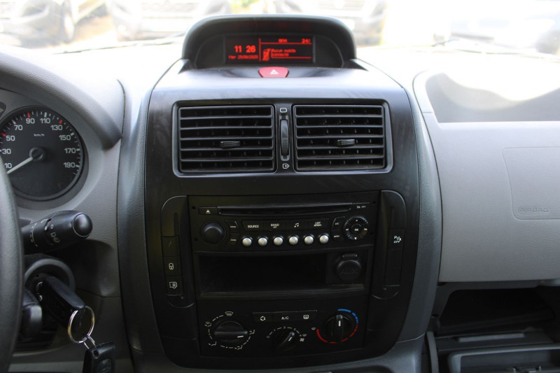 Photo 11 de l'offre de CITROEN JUMPY FG L1 H1 PACK CD HDI CLIM RADAR RE RÃGULATEUR à 9990€ chez Bougel transactions