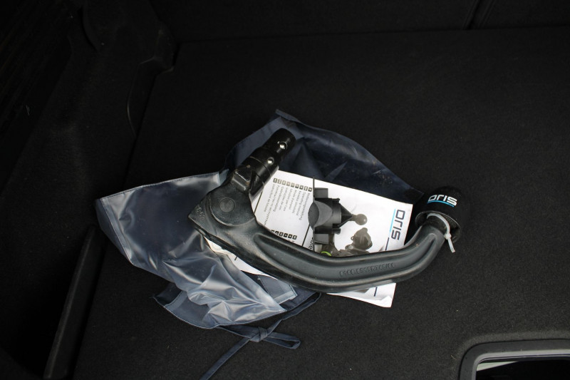 Photo 7 de l'offre de CITROEN C4 PHASE 4 FEEL 130 CV PACK GPS 3D CAMÃRA JA 18 FULL LED ATTELAGE I-COKPIT BOITE AUTO EAT-8 à 18500€ chez Bougel transactions