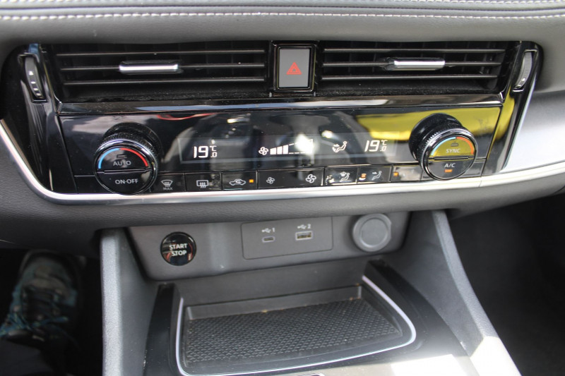 Photo 15 de l'offre de NISSAN X-TRAIL 1L5 E-POWER 204 CV HYBRID N-CONNECTA ESP BOITE AUTO TOIT OUVRANT FULL LEDS  GPS à 29800€ chez Bougel transactions