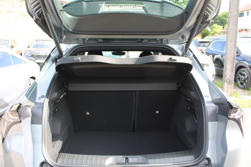 Photo 6 de l'offre de ALFA ROMEO JUNIOR IBRIDA 136 CV HYBRIDE GPS 3D CAMÃRA USB JA 17 I-COKPIT FULL LED BOITE AUTO DCT-6 à 29800€ chez Bougel transactions