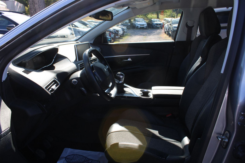 Photo 8 de l'offre de PEUGEOT 5008 III BLUE HDI 130 CV ALLURE "7 PLACES" GPS 3D CAMÃRA RE USB JA 18 I-COKPIT RÃGULATEUR à 20500€ chez Bougel transactions