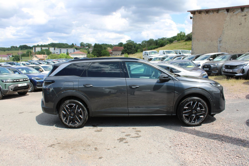 Photo 5 de l'offre de PEUGEOT 5008 PHASE 5 ALLURE 145 CV HYBRIDE GPS 3D CAMÃRA USB JA 19 I-COKPIT FULL LED BOITE AUTO DSC-6 à 34990€ chez Bougel transactions