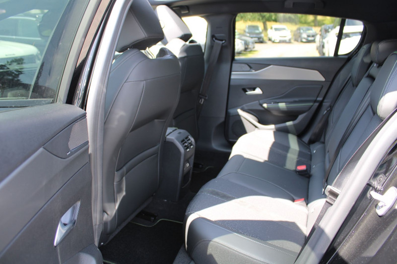 Photo 8 de l'offre de PEUGEOT 308 PHASE 4 GT HDI 130 CV GPS 3D CAMÃRA FOCAL USB JA 18 TOIT PANO I-COKPIT BOITE AUTO EAT-8 à 31500€ chez Bougel transactions