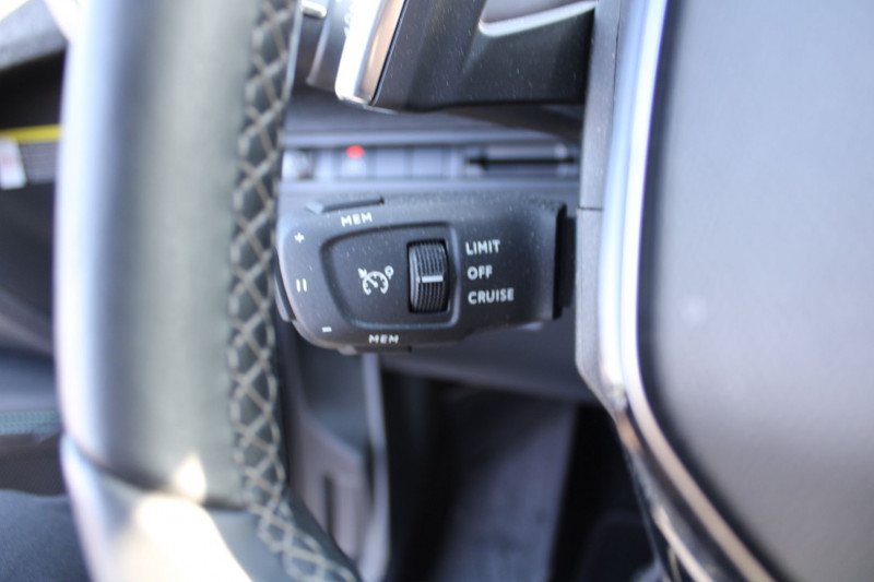Photo 11 de l'offre de PEUGEOT 3008 PHASE 4 ALLURE PACK 130 CV GPS 3D CAMÃRA USB FULL LED RE JA 18 I-COKPIT BOITE AUTO EAT-8 à 27990€ chez Bougel transactions