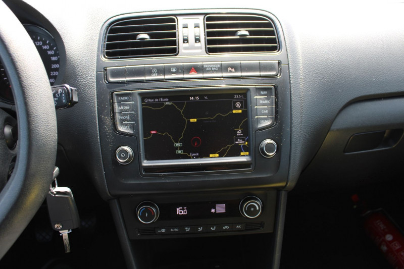 Photo 11 de l'offre de VOLKSWAGEN POLO BLUEMOTION TECHNOLOGY 1L4 TDI 75 CV CLIM AUDIO USB RE RADAR BLUETOOTH RÃGULATEUR à 10500€ chez Bougel transactions