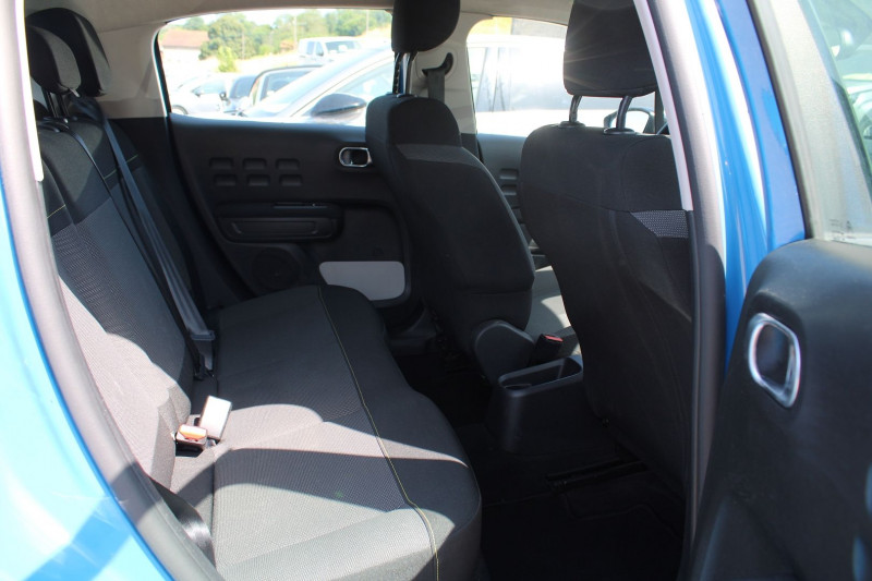 Photo 7 de l'offre de CITROEN C3 III 1L5 BLUEHDI 100 CV SHINE BICOLOR CAMÃRA 180 GPS USB BLUETOOTH ABS RÃGULATEUR ESP à 10990€ chez Bougel transactions