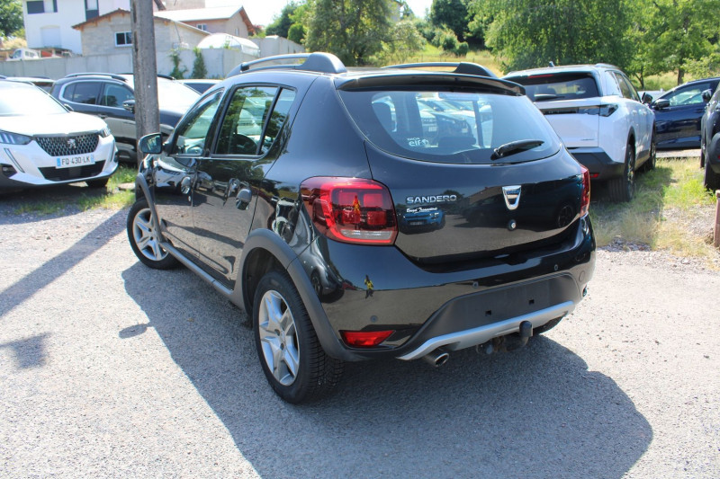 Photo 3 de l'offre de DACIA SANDERO III STEPWAY DCI 95 GPS MÃDIA USB LEDS ABS RÃGULATEUR BLUETOOTH CLIMAT  ATTELAGE à 12100€ chez Bougel transactions