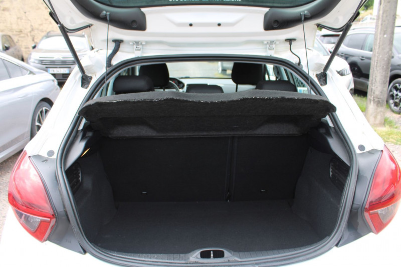 Photo 6 de l'offre de PEUGEOT 208 II ACTIVE BUSINESS 1L6 BLUE HDI GPS 3D CLIM AUDIO RE USB RADAR BLUETOOTH RÃGULATEUR à 10500€ chez Bougel transactions