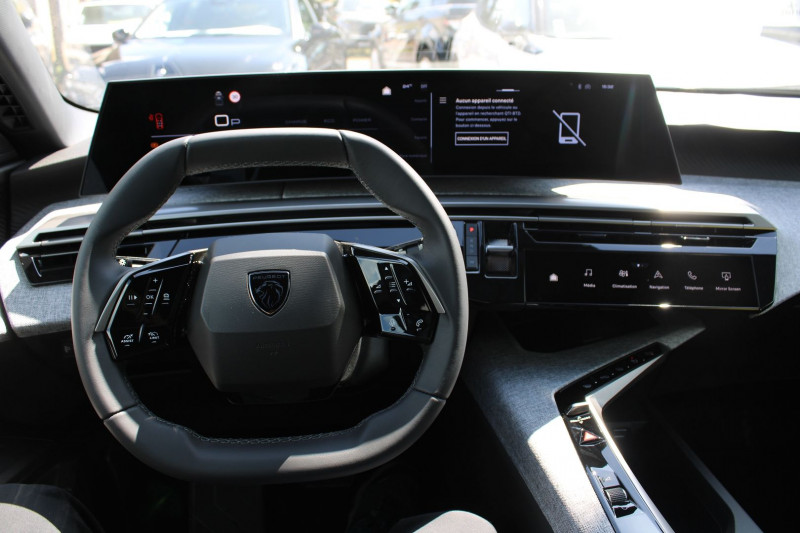 Photo 17 de l'offre de PEUGEOT 5008 PHASE 5 ALLURE 145 CV HYBRIDE GPS 3D CAMÃRA USB JA 19 I-COKPIT FULL LED BOITE AUTO DSC-6 à 34990€ chez Bougel transactions