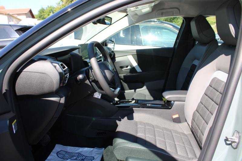 Photo 7 de l'offre de CITROEN C4 PHASE 5 PLUS HYBRID 145 EAT8 CAMÃRA 180 GPS LINK RÃGULATEUR BLUETOOTH USB LEDS CLIM AUTO à 24800€ chez Bougel transactions