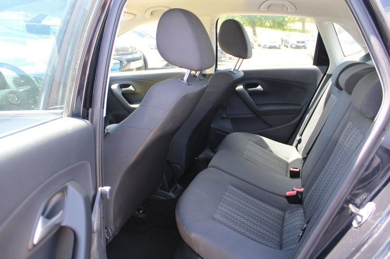 Photo 8 de l'offre de VOLKSWAGEN POLO BLUEMOTION TECHNOLOGY 1L4 TDI 75 CV CLIM AUDIO USB RE RADAR BLUETOOTH RÃGULATEUR à 10500€ chez Bougel transactions