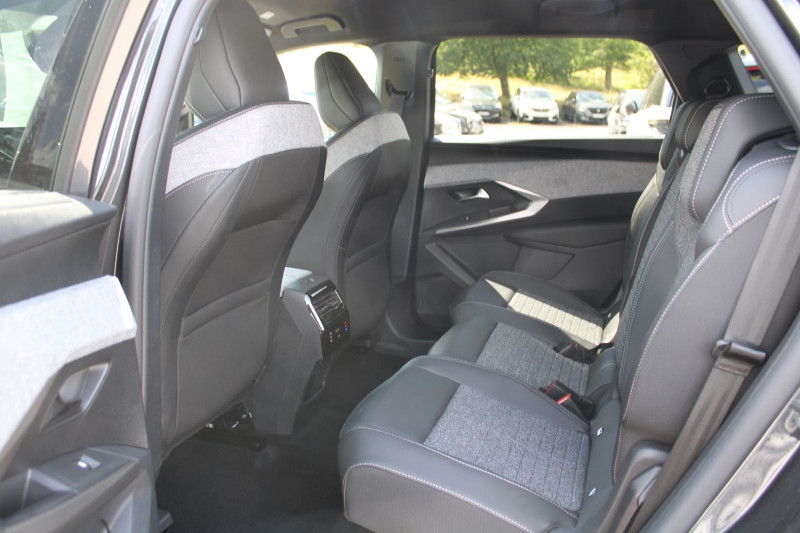 Photo 9 de l'offre de PEUGEOT 5008 PHASE 5 ALLURE 145 CV HYBRIDE GPS 3D CAMÃRA USB JA 19 I-COKPIT FULL LED BOITE AUTO DSC-6 à 34990€ chez Bougel transactions