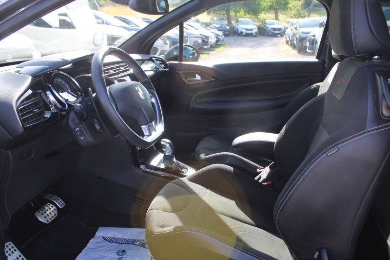 Photo 8 de l'offre de DS DS 3 110 CV ESSENCE PERFORMANCE LINE GPS 3D FULL LED CAMÃRA JA 17 BOITE AUTO EAT-6 à 13990€ chez Bougel transactions
