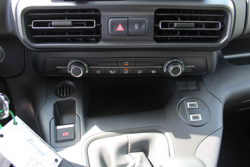 Photo 12 de l'offre de PEUGEOT PARTNER 4 AFFAIRE BLUE HDI 100 CV "3 PLACES" USB GPS 3D CAMÃRA RE BLUETOOTH TVA=18750 E HT à 22500€ chez Bougel transactions
