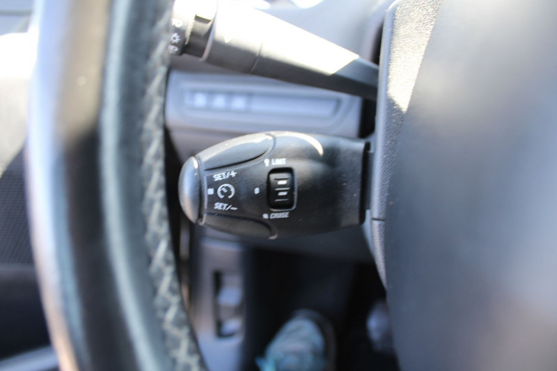 Photo 11 de l'offre de PEUGEOT 2008 ALLURE 1L6 HDI 100 CV GPS 3D CLIM AUDIO MP3 USB JA 16 RADAR BLUETOOTH RÃGULATEUR à 10500€ chez Bougel transactions
