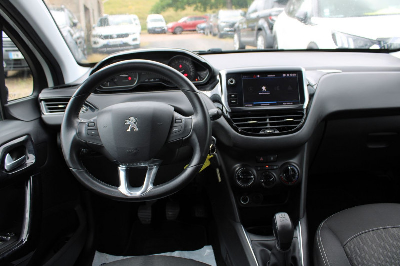 Photo 9 de l'offre de PEUGEOT 208 II ACTIVE BUSINESS 1L6 BLUE HDI GPS 3D CLIM AUDIO RE USB RADAR BLUETOOTH RÃGULATEUR à 10500€ chez Bougel transactions