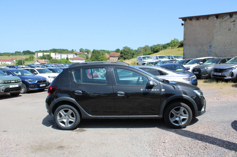 Photo 5 de l'offre de DACIA SANDERO III STEPWAY DCI 95 GPS MÃDIA USB LEDS ABS RÃGULATEUR BLUETOOTH CLIMAT  ATTELAGE à 12100€ chez Bougel transactions