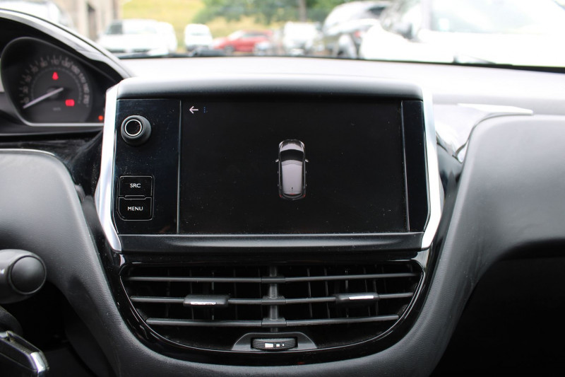 Photo 12 de l'offre de PEUGEOT 208 II ACTIVE BUSINESS 1L6 BLUE HDI GPS 3D CLIM AUDIO RE USB RADAR BLUETOOTH RÃGULATEUR à 10500€ chez Bougel transactions