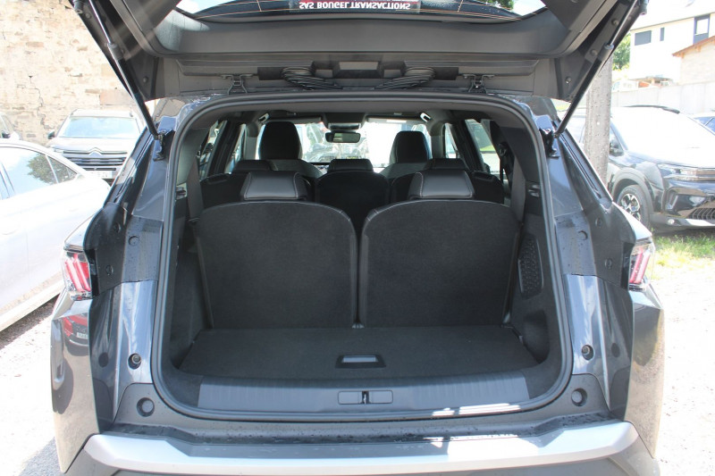 Photo 6 de l'offre de PEUGEOT 5008 PHASE 5 ALLURE 145 CV HYBRIDE GPS 3D CAMÃRA USB JA 19 I-COKPIT FULL LED BOITE AUTO DSC-6 à 34990€ chez Bougel transactions