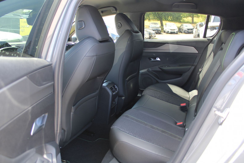 Photo 9 de l'offre de PEUGEOT 308 PHASE 4 GT BLUEHDI 130 EAT8 BOITE AUTO CUIR CAMÃRA 180 JANTES 18 REGULATEUR ADAPTATIF à 29500€ chez Bougel transactions