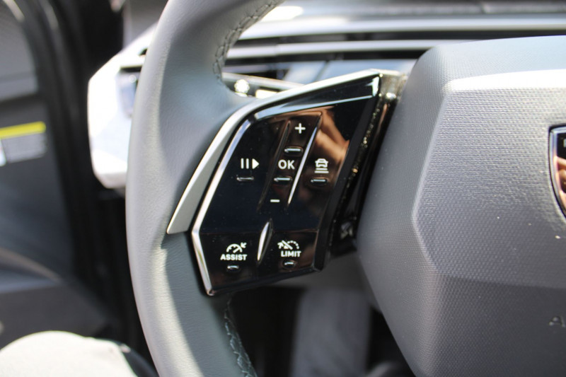 Photo 12 de l'offre de PEUGEOT 5008 PHASE 5 ALLURE 145 CV HYBRIDE GPS 3D CAMÃRA USB JA 19 I-COKPIT FULL LED BOITE AUTO DSC-6 à 34990€ chez Bougel transactions
