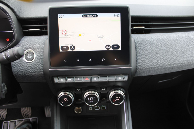 Photo 12 de l'offre de RENAULT CLIO VI TCE 90 CV TECHNO GPS 3D CAMÃRA FULL LED USB JA 16 PACK HIVER I-COKPIT RÃGULATEUR à 19990€ chez Bougel transactions