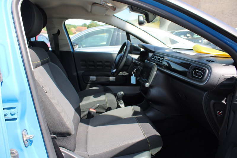 Photo 6 de l'offre de CITROEN C3 III 1L5 BLUEHDI 100 CV SHINE BICOLOR CAMÃRA 180 GPS USB BLUETOOTH ABS RÃGULATEUR ESP à 10990€ chez Bougel transactions