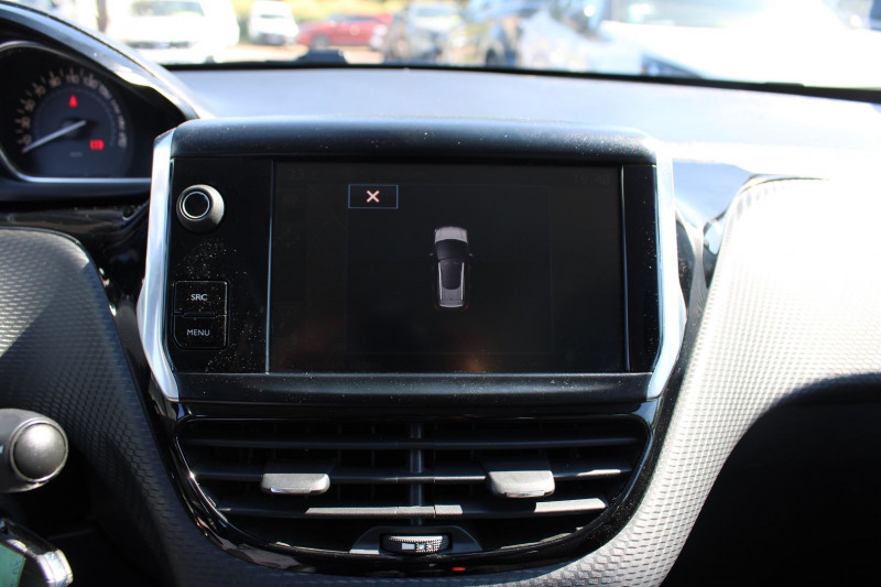 Photo 13 de l'offre de PEUGEOT 2008 ALLURE 1L6 HDI 100 CV GPS 3D CLIM AUDIO MP3 USB JA 16 RADAR BLUETOOTH RÃGULATEUR à 10500€ chez Bougel transactions
