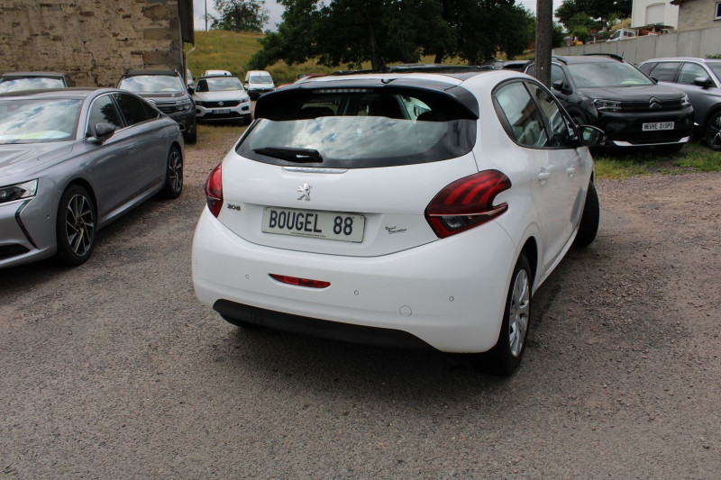 Photo 2 de l'offre de PEUGEOT 208 II ACTIVE BUSINESS 1L6 BLUE HDI GPS 3D CLIM AUDIO RE USB RADAR BLUETOOTH RÃGULATEUR à 10500€ chez Bougel transactions