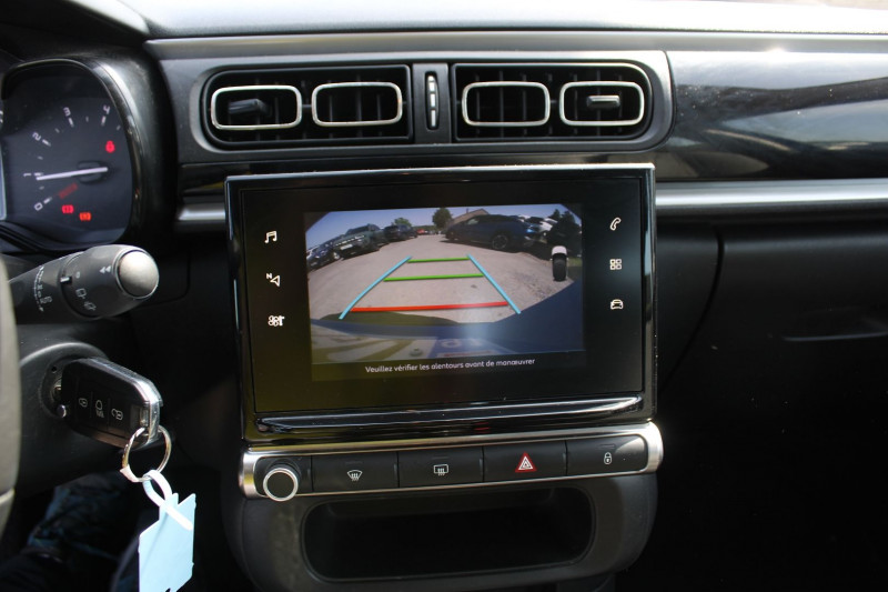 Photo 11 de l'offre de CITROEN C3 III 1L5 BLUEHDI 100 CV SHINE BICOLOR CAMÃRA 180 GPS USB BLUETOOTH ABS RÃGULATEUR ESP à 10990€ chez Bougel transactions