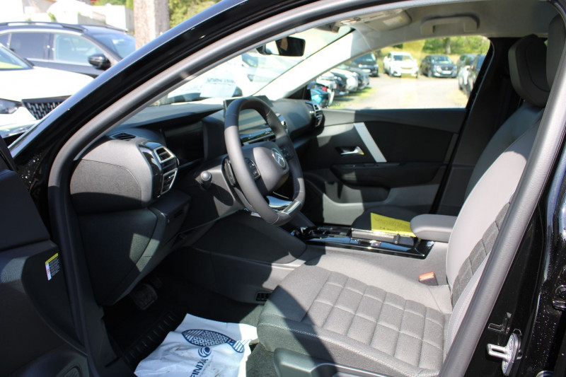 Photo 7 de l'offre de CITROEN C4 PHASE 5 PLUS HYBRID 145 EAT8 CAMÃRA 180 GPS LINK RÃGULATEUR BLUETOOTH USB LEDS CLIM AUTO à 24500€ chez Bougel transactions