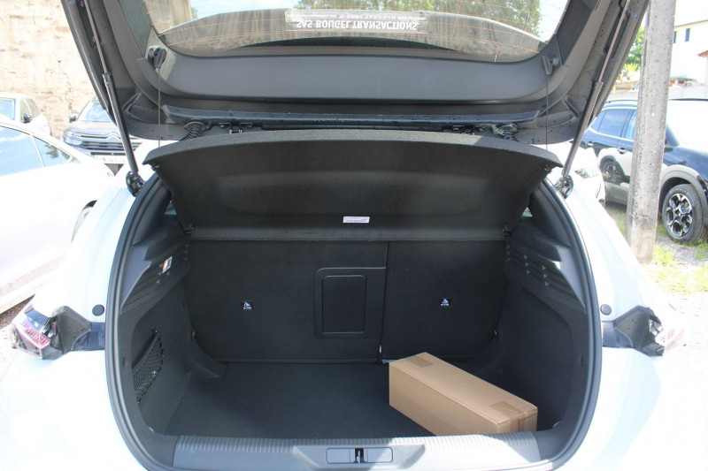 Photo 6 de l'offre de PEUGEOT 308 PHASE 4 GT HDI 130 CV GPS 3D CAMÃRA FOCAL USB JA 18 TOIT PANO I-COKPIT BOITE AUTO EAT-8 à 31500€ chez Bougel transactions
