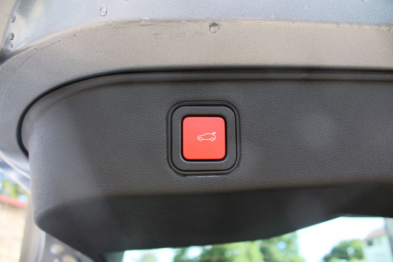 Photo 7 de l'offre de ALFA ROMEO JUNIOR IBRIDA 136 CV HYBRIDE GPS 3D CAMÃRA USB JA 17 I-COKPIT FULL LED BOITE AUTO DCT-6 à 29800€ chez Bougel transactions