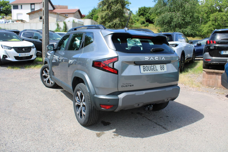 Photo 3 de l'offre de DACIA DUSTER VI TCE MILD HYBRID 130 CV EXPRESSION GPS CARPLAY JA 17 ATTELAGE FULL LED RÃGULATEUR à 23990€ chez Bougel transactions