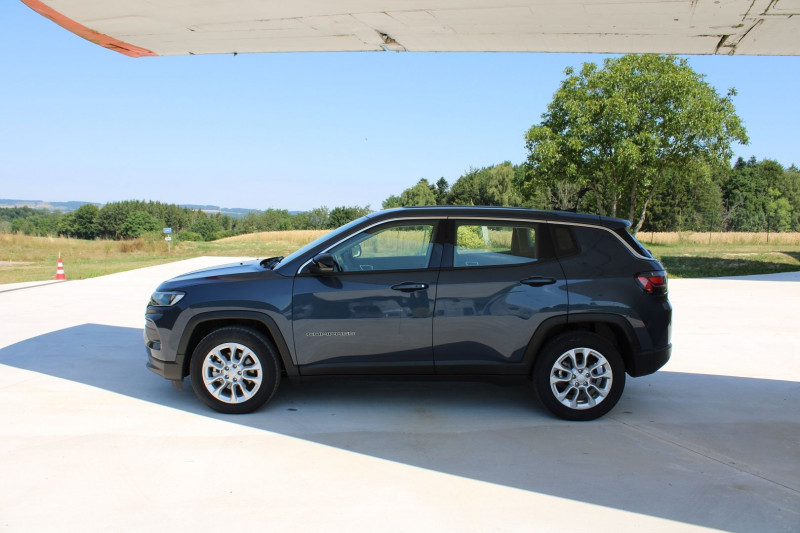 Photo 5 de l'offre de JEEP COMPASS LONGITUDE TURBO 130 BOITE 6V CAMÃRA GPS LINK USB RÃGULATEUR BLUETOOTH FULL LEDS à 23800€ chez Bougel transactions
