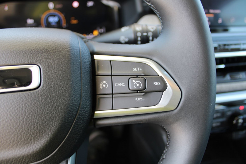 Photo 16 de l'offre de JEEP COMPASS LONGITUDE TURBO 130 BOITE 6V CAMÃRA GPS LINK USB RÃGULATEUR BLUETOOTH FULL LEDS à 23800€ chez Bougel transactions