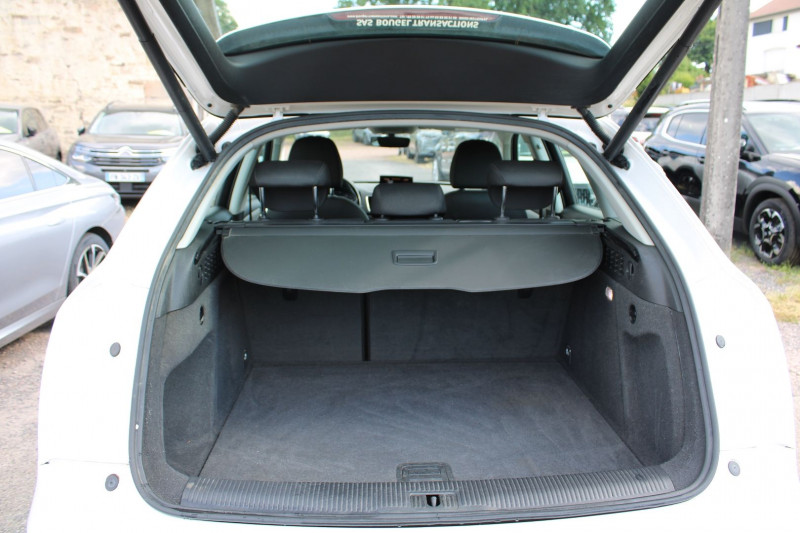 Photo 6 de l'offre de AUDI Q3 SPORT ULTRA 2L TDI 150 GPS COULEUR FULL LEDS RÃGULATEUR BLUETOOTH CLIM  BOITE 6V à 16500€ chez Bougel transactions
