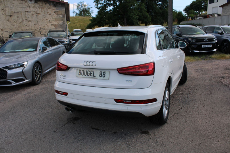 Photo 2 de l'offre de AUDI Q3 SPORT ULTRA 2L TDI 150 GPS COULEUR FULL LEDS RÃGULATEUR BLUETOOTH CLIM  BOITE 6V à 16500€ chez Bougel transactions