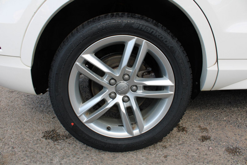 Photo 8 de l'offre de AUDI Q3 SPORT ULTRA 2L TDI 150 GPS COULEUR FULL LEDS RÃGULATEUR BLUETOOTH CLIM  BOITE 6V à 16500€ chez Bougel transactions