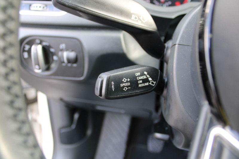 Photo 12 de l'offre de AUDI Q3 SPORT ULTRA 2L TDI 150 GPS COULEUR FULL LEDS RÃGULATEUR BLUETOOTH CLIM  BOITE 6V à 16500€ chez Bougel transactions