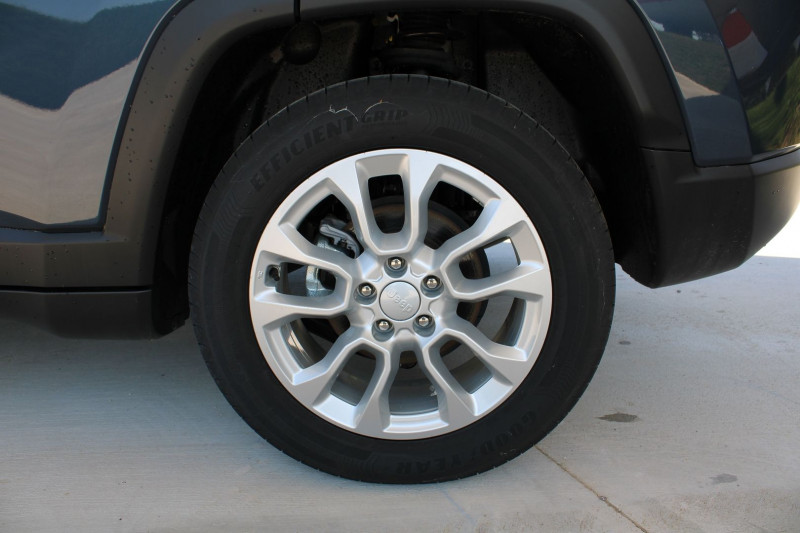 Photo 7 de l'offre de JEEP COMPASS LONGITUDE TURBO 130 BOITE 6V CAMÃRA GPS LINK USB RÃGULATEUR BLUETOOTH FULL LEDS à 23800€ chez Bougel transactions
