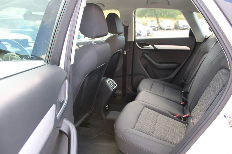 Photo 10 de l'offre de AUDI Q3 SPORT ULTRA 2L TDI 150 GPS COULEUR FULL LEDS RÃGULATEUR BLUETOOTH CLIM  BOITE 6V à 16500€ chez Bougel transactions