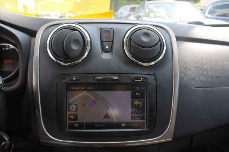 Photo 10 de l'offre de DACIA SANDERO II STEPWAY DCI 90 GPS MÃDIA USB LEDS ABS RÃGULATEUR BLUETOOTH RADARS  CLIMAT à 9990€ chez Bougel transactions