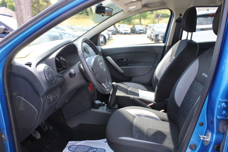 Photo 7 de l'offre de DACIA SANDERO II STEPWAY DCI 90 GPS MÃDIA USB LEDS ABS RÃGULATEUR BLUETOOTH RADARS  CLIMAT à 9990€ chez Bougel transactions