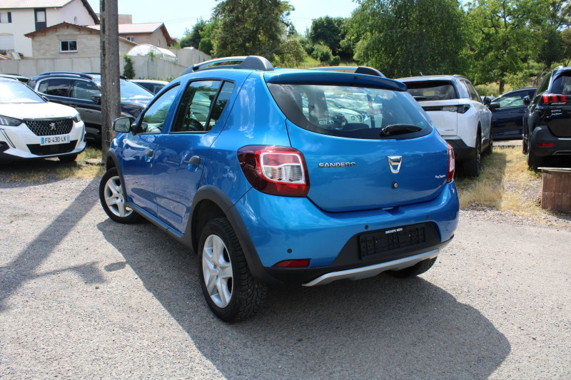 Photo 3 de l'offre de DACIA SANDERO II STEPWAY DCI 90 GPS MÃDIA USB LEDS ABS RÃGULATEUR BLUETOOTH RADARS  CLIMAT à 9990€ chez Bougel transactions