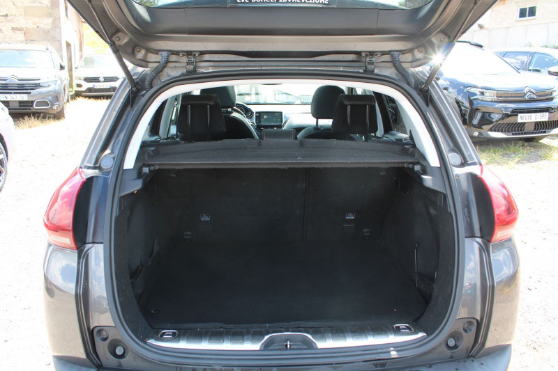 Photo 6 de l'offre de PEUGEOT 2008 II ALLURE 110 CV ESSENCE GPS 3D TOIT PANO USB JA 16 ATTELAGE RADAR BOITE AUTO EAT-6 à 10500€ chez Bougel transactions