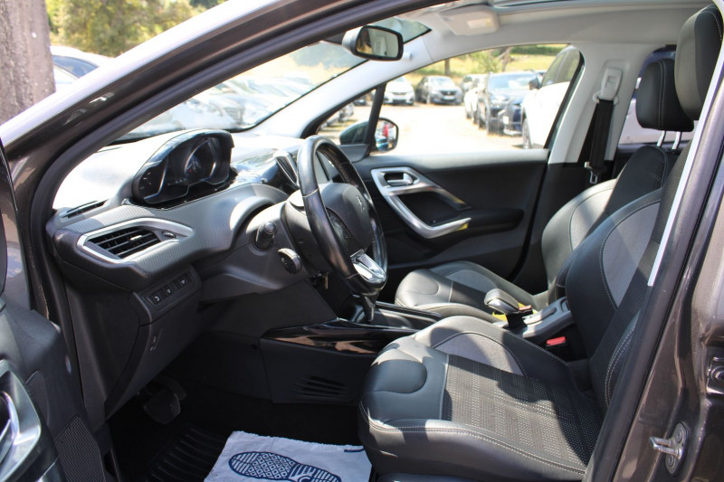 Photo 9 de l'offre de PEUGEOT 2008 II ALLURE 110 CV ESSENCE GPS 3D TOIT PANO USB JA 16 ATTELAGE RADAR BOITE AUTO EAT-6 à 10500€ chez Bougel transactions